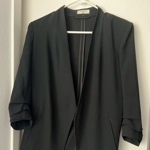 Aritzia Babaton Macaulay blazer - size 2